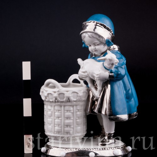 Статуэтка из фарфора Девочка с козленком, Германия, нач. 20 в.