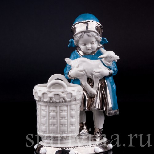 Статуэтка из фарфора Девочка с козленком, Германия, нач. 20 в.