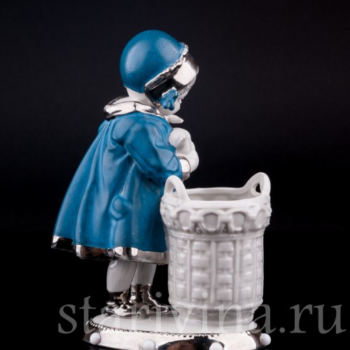 Статуэтка из фарфора Девочка с козленком, Германия, нач. 20 в.