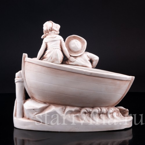 Фигурка из фарфора Дети у лодки, Германия, нач. - сер. 20 в.