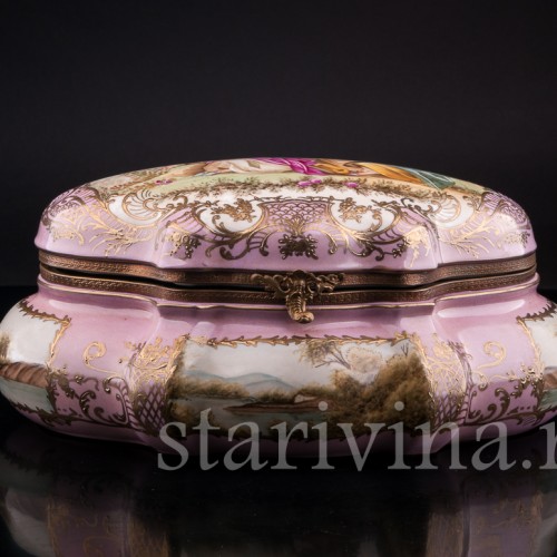 Фарфоровая Большая шкатулка, Франция, кон. 19 - нач. 20 вв.