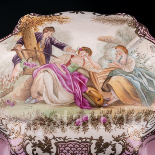 Фарфоровая Большая шкатулка, Франция, кон. 19 - нач. 20 вв.