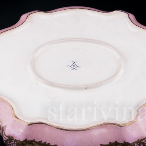 Фарфоровая Большая шкатулка, Франция, кон. 19 - нач. 20 вв.