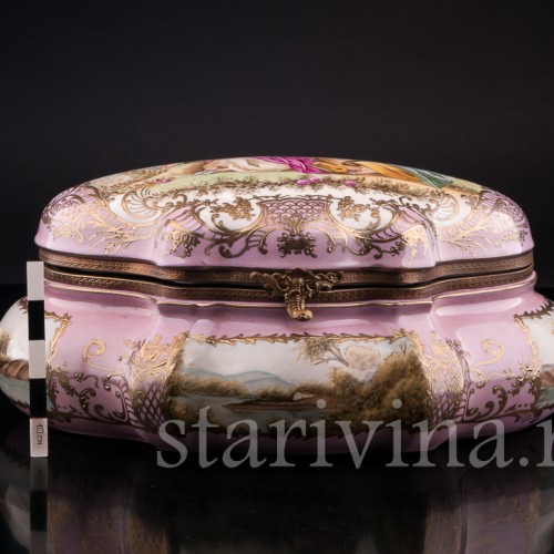 Фарфоровая Большая шкатулка, Франция, кон. 19 - нач. 20 вв.