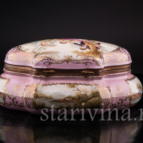 Фарфоровая Большая шкатулка, Франция, кон. 19 - нач. 20 вв.