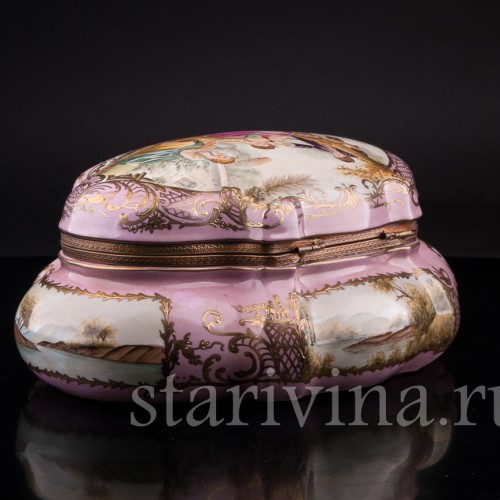 Фарфоровая Большая шкатулка, Франция, кон. 19 - нач. 20 вв.