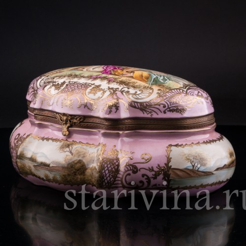 Фарфоровая Большая шкатулка, Франция, кон. 19 - нач. 20 вв.