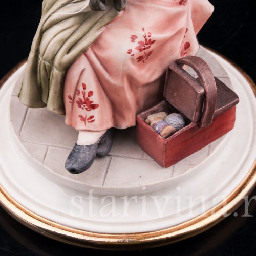 За шитьем, Capodimonte, Италия, вт. пол. 20 в.