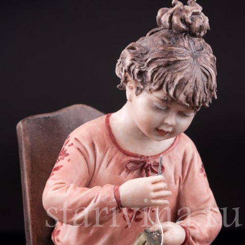 За шитьем, Capodimonte, Италия, вт. пол. 20 в.