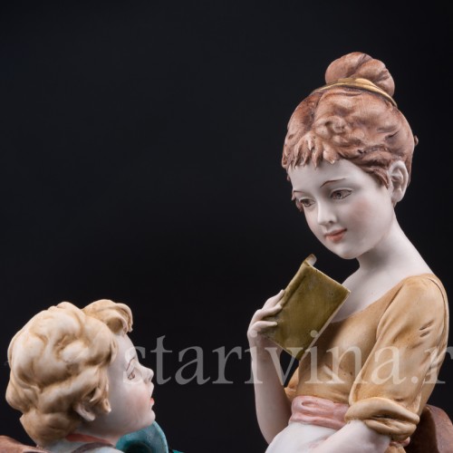 Фигурка из фарфора Последние новости, Capodimonte, Италия, вт. пол. 20 в.