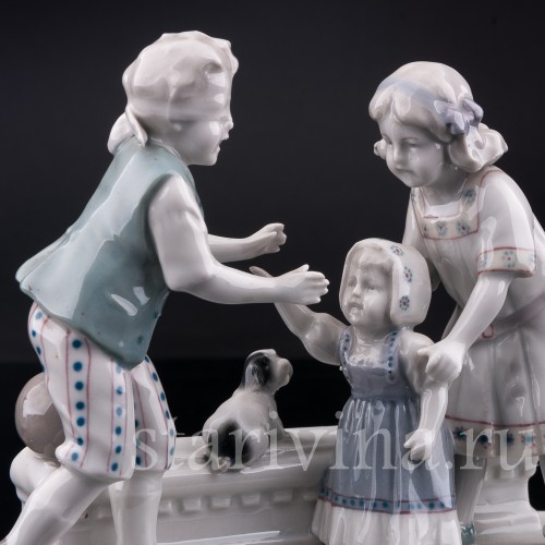 Фарфорвая статуэтка детей Жмурки, Goebel, Германия, нач. 20 в.
