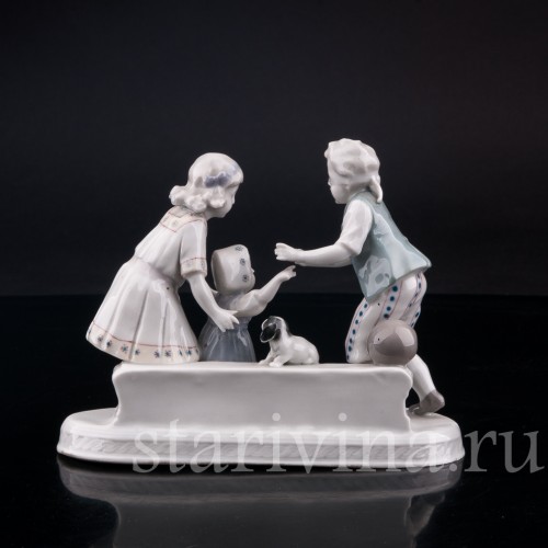 Фарфорвая статуэтка детей Жмурки, Goebel, Германия, нач. 20 в.