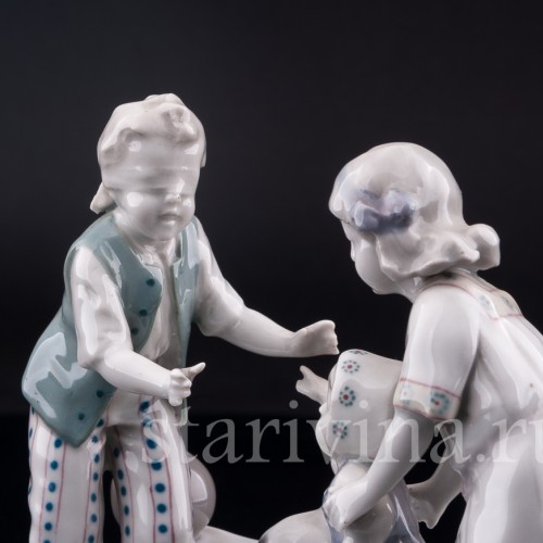Фарфорвая статуэтка детей Жмурки, Goebel, Германия, нач. 20 в.