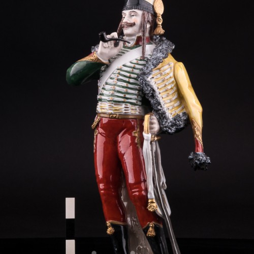 Статуэтка солдата из фарфора Французский гусар, 1795, Sitzendorf, Германия, пер. пол. 20 в.