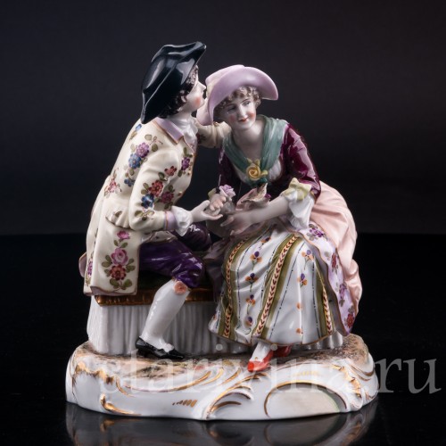 Статуэтка из фарфора Пара с птичкой, Muller & Co, Германия, перв. пол. 20 в.