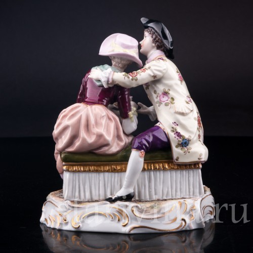 Статуэтка из фарфора Пара с птичкой, Muller & Co, Германия, перв. пол. 20 в.