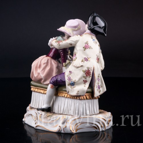 Статуэтка из фарфора Пара с птичкой, Muller & Co, Германия, перв. пол. 20 в.