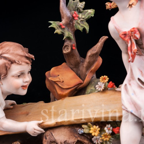 Фигурка из фарфора Дети на качелях, Capodimonte, Италия, вт. пол. 20 в.