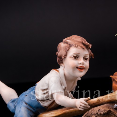 Фигурка из фарфора Дети на качелях, Capodimonte, Италия, вт. пол. 20 в.