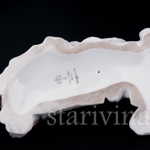 Фигурка из фарфора Лежащая собака, Karl Ens, Германия, 1920-30 гг.