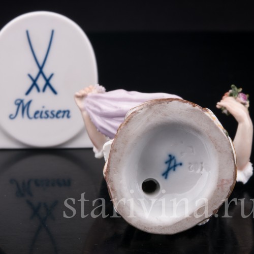 Девочка с цветами в подоле, Meissen, Германия, кон. 19, нач. 20 в.