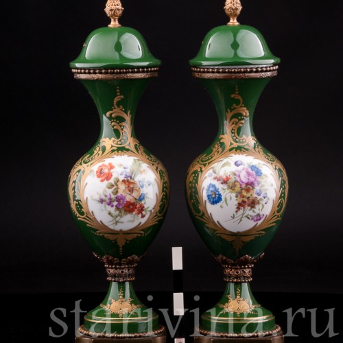 Две зеленые вазы с крышками, Франция, 20 в