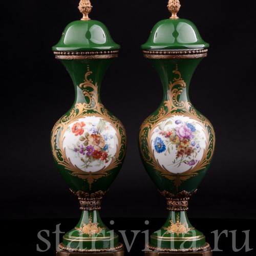 Две зеленые вазы с крышками, Франция, 20 в