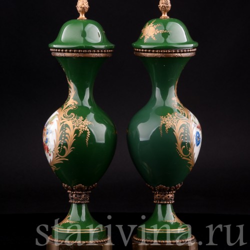 Две зеленые вазы с крышками, Франция, 20 в