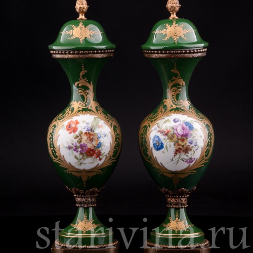 Две зеленые вазы с крышками, Франция, 20 в