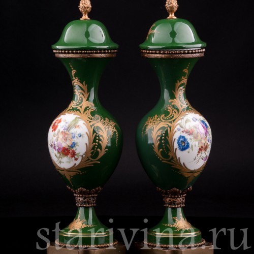 Две зеленые вазы с крышками, Франция, 20 в