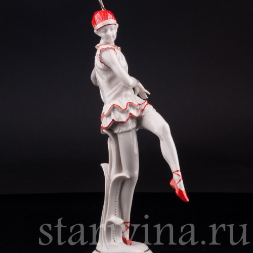 Фарфорвая статуэтка Танцующая девушка с пером, Volkstedt, Германия, нач. 20 в.