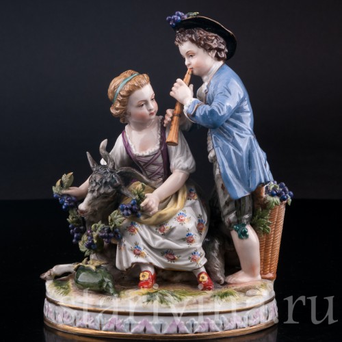 Статуэтка из фарфора Аллегория осени, дети с козликом, Германия, кон. 19 в..