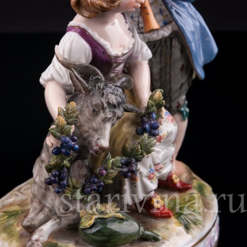Статуэтка из фарфора Аллегория осени, дети с козликом, Германия, кон. 19 в..