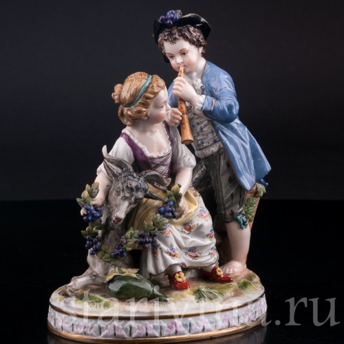 Статуэтка из фарфора Аллегория осени, дети с козликом, Германия, кон. 19 в..