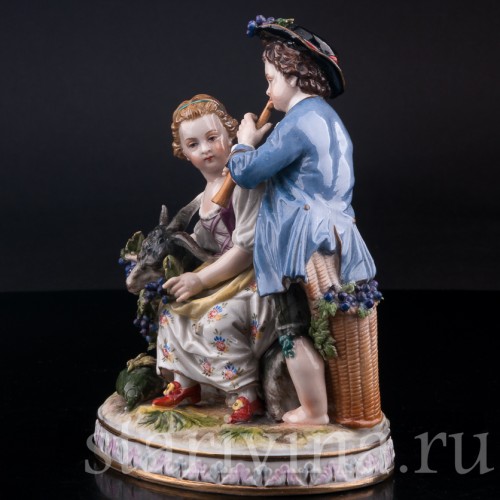 Статуэтка из фарфора Аллегория осени, дети с козликом, Германия, кон. 19 в..