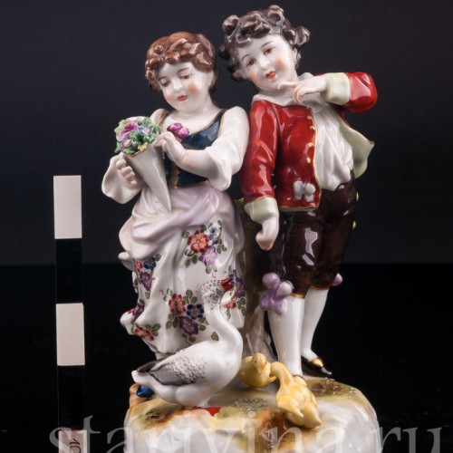 Статуэтка из фарфора Пара с гусями, Volkstedt, Германия, до 1936 г.