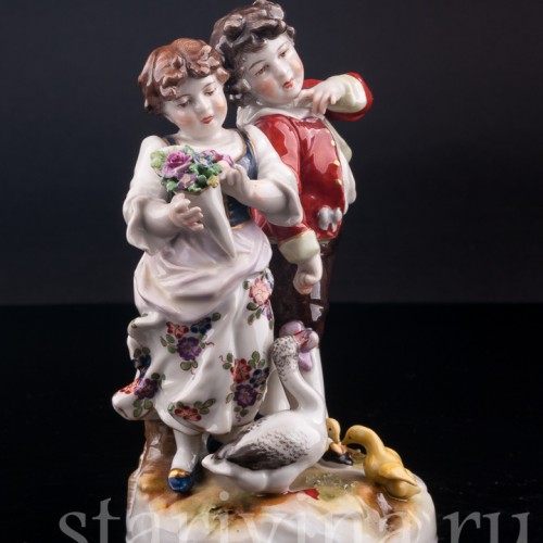 Статуэтка из фарфора Пара с гусями, Volkstedt, Германия, до 1936 г.