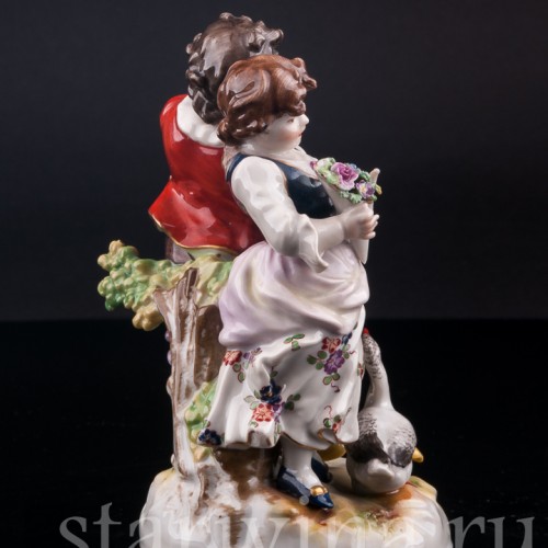 Статуэтка из фарфора Пара с гусями, Volkstedt, Германия, до 1936 г.