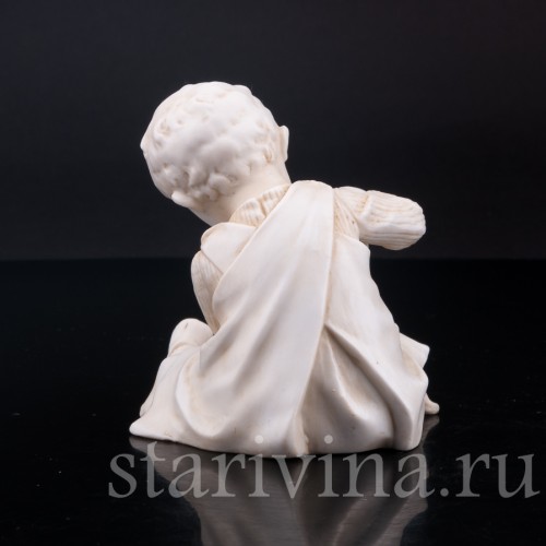 Статуэтка из фарфора Девочка, поящая куклу, E. A. Muller, Германия, кон. 19 - нач. 20 вв.
