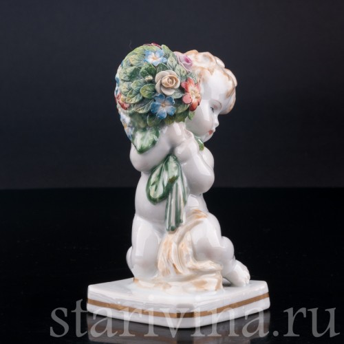 Фигурка из фарфора Малыш с букетом цветов, Karl Ens, Германия, 1920-30 гг.