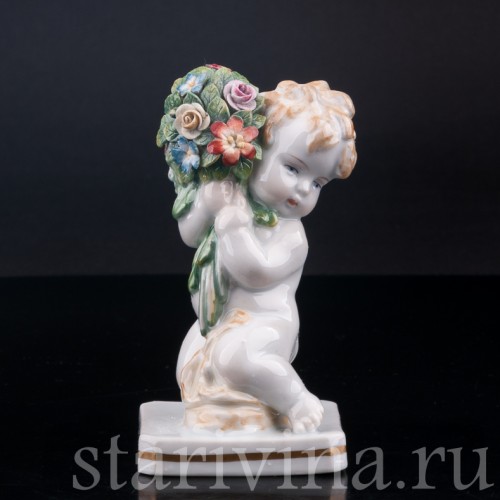 Фигурка из фарфора Малыш с букетом цветов, Karl Ens, Германия, 1920-30 гг.