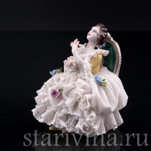 Девушка на стуле, кружевная, миниатюра, Volkstedt, Германия, вт. пол. 20 в.