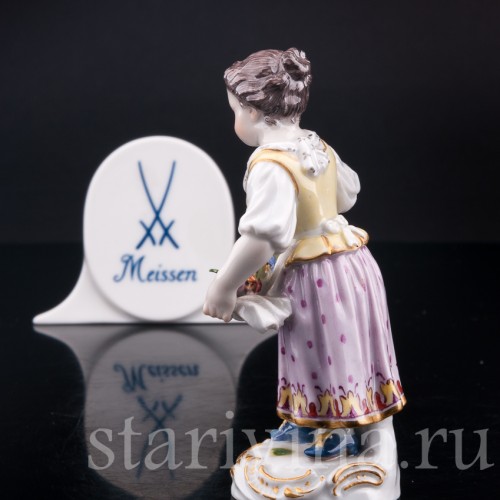 Статуэтка из фарфора Девочка с цветами в подоле, Meissen, Германия, кон. 19 - нач. 20 вв.
