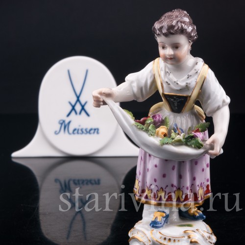 Статуэтка из фарфора Девочка с цветами в подоле, Meissen, Германия, кон. 19 - нач. 20 вв.