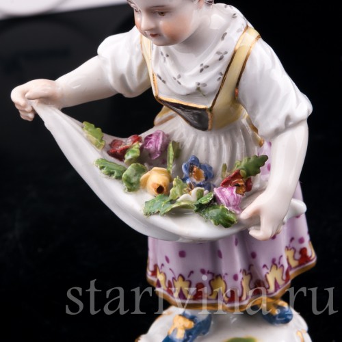 Статуэтка из фарфора Девочка с цветами в подоле, Meissen, Германия, кон. 19 - нач. 20 вв.