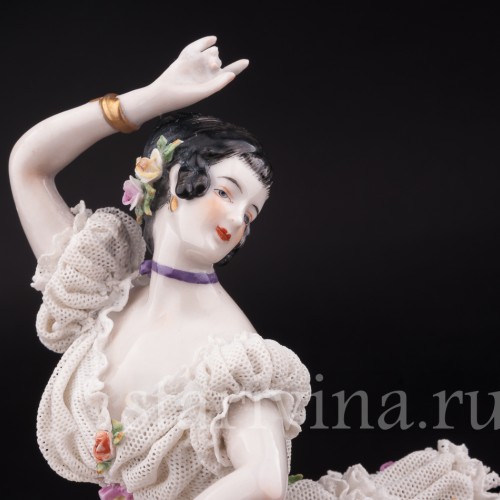 Фарфорвая статуэтка Танцующая девушка, кружевная, Volkstedt, Германия, до 1935 г.