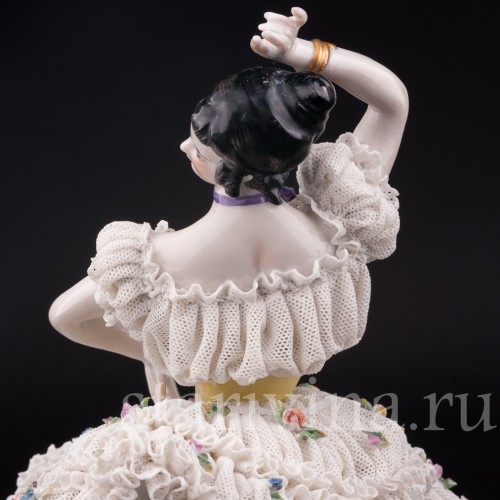 Фарфорвая статуэтка Танцующая девушка, кружевная, Volkstedt, Германия, до 1935 г.