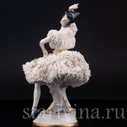 Фарфорвая статуэтка Танцующая девушка, кружевная, Volkstedt, Германия, до 1935 г.