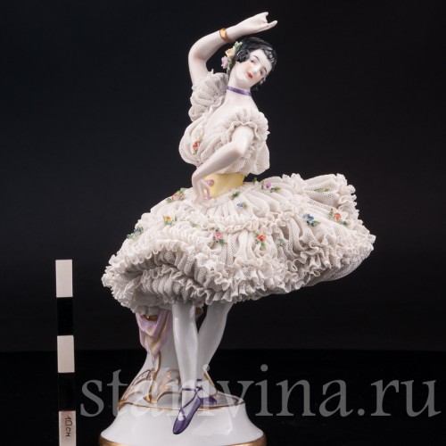 Фарфорвая статуэтка Танцующая девушка, кружевная, Volkstedt, Германия, до 1935 г.