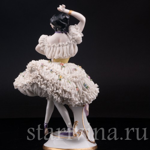 Фарфорвая статуэтка Танцующая девушка, кружевная, Volkstedt, Германия, до 1935 г.